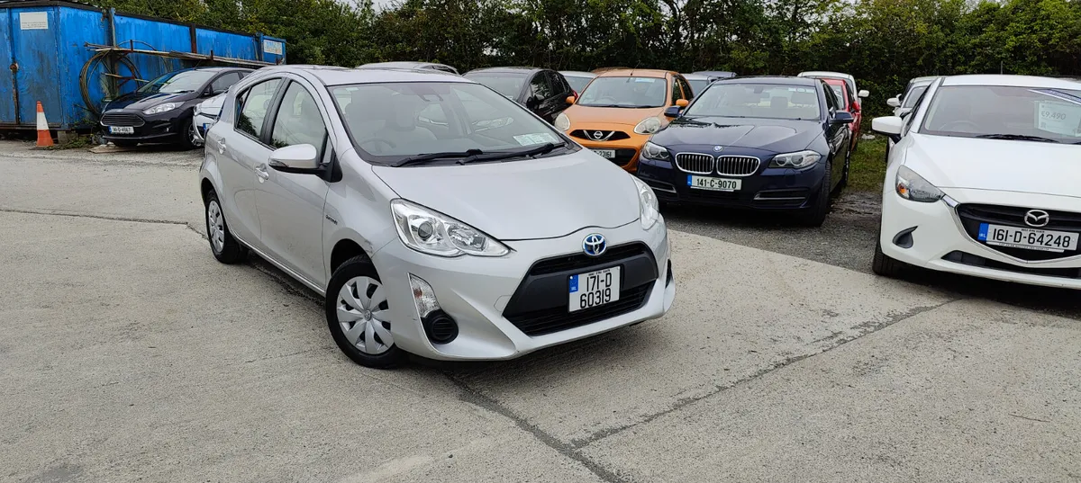 Toyota Aqua 2017 - Image 2