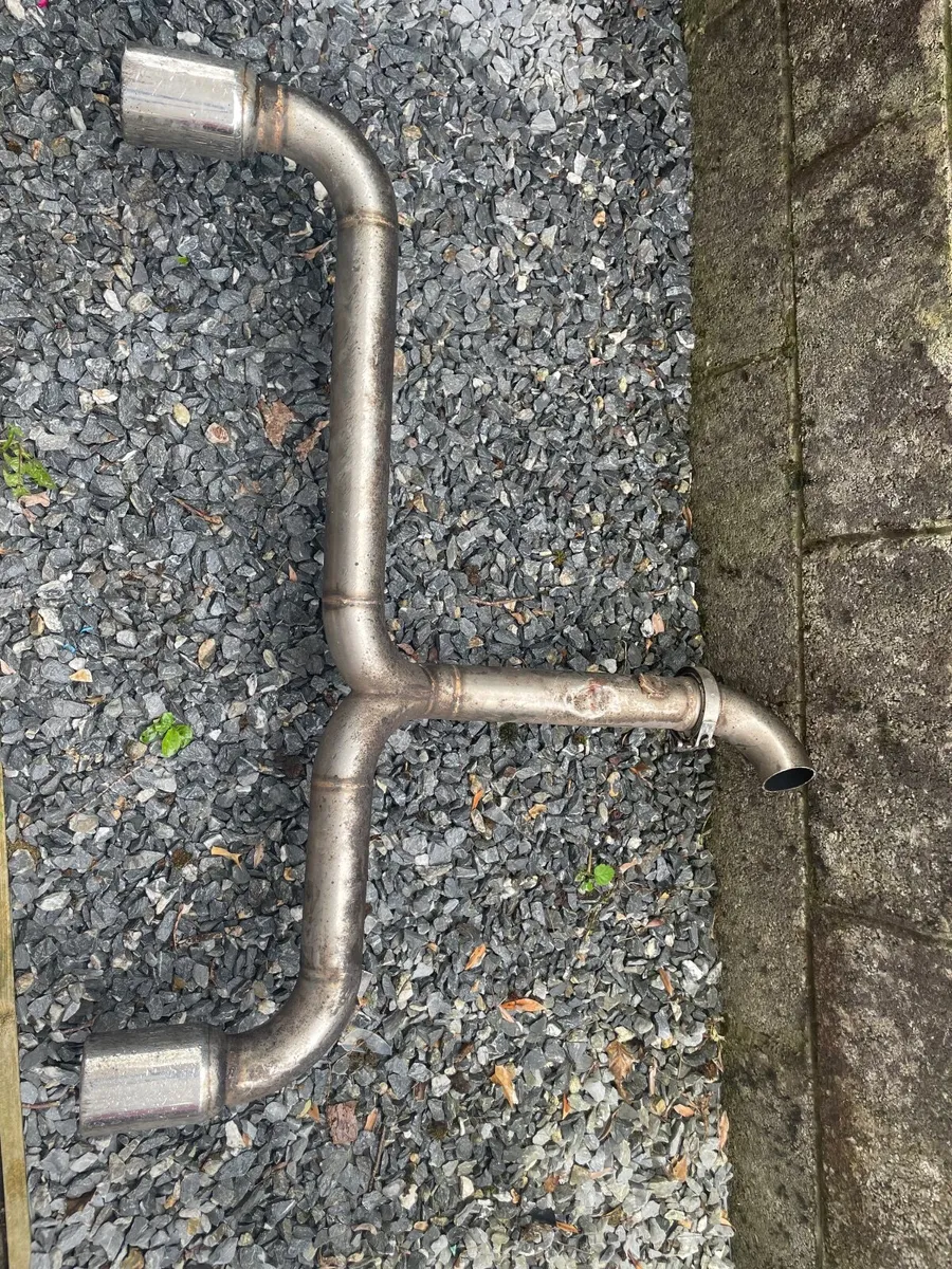 Car exhaust - Image 1