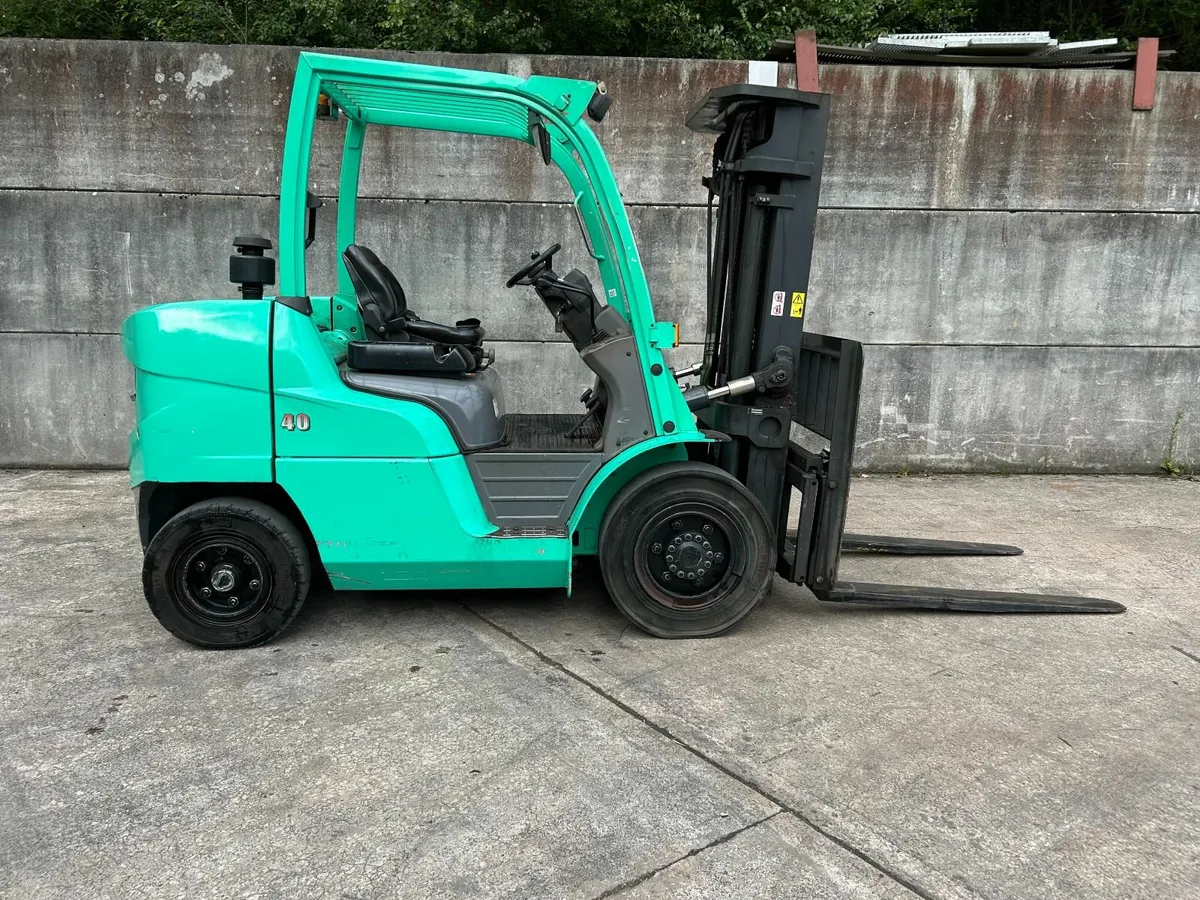 FORKLIFT - Image 4