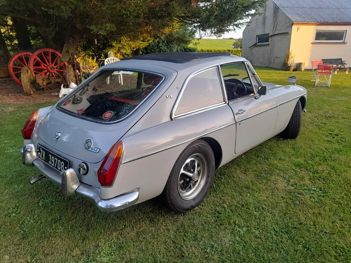 1974 MGB GT - Image 4