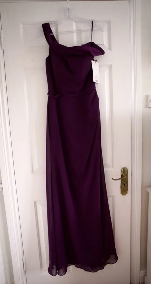 bridesmaids - Image 1