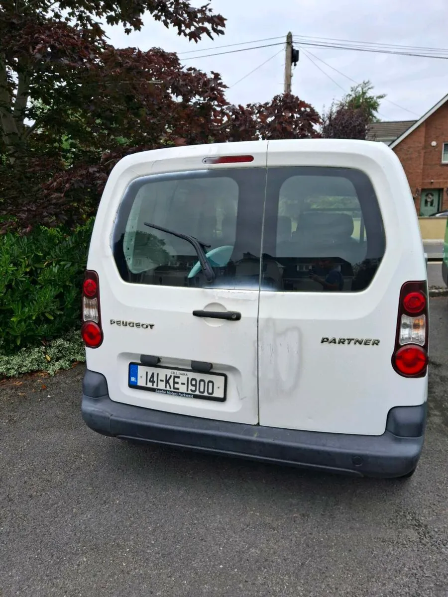 Peaguet partner - Image 1