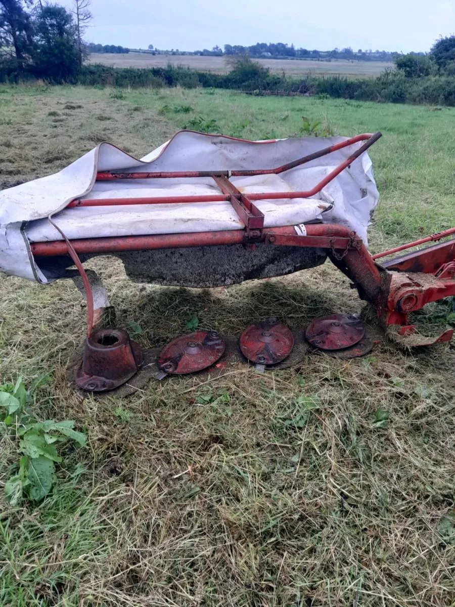 For  sale  ford  four  thousand  tractor  and kuhn - Image 2