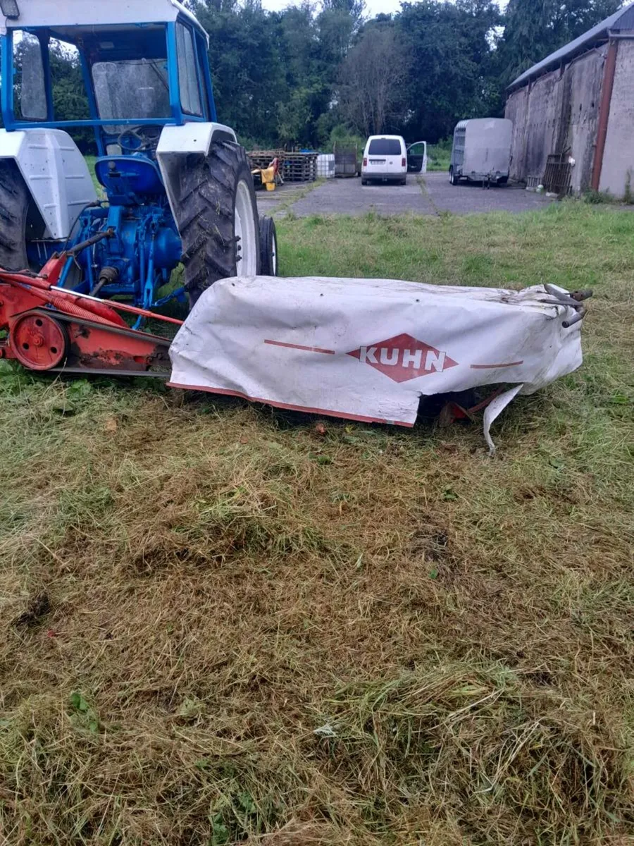 For  sale  ford  four  thousand  tractor  and kuhn - Image 3