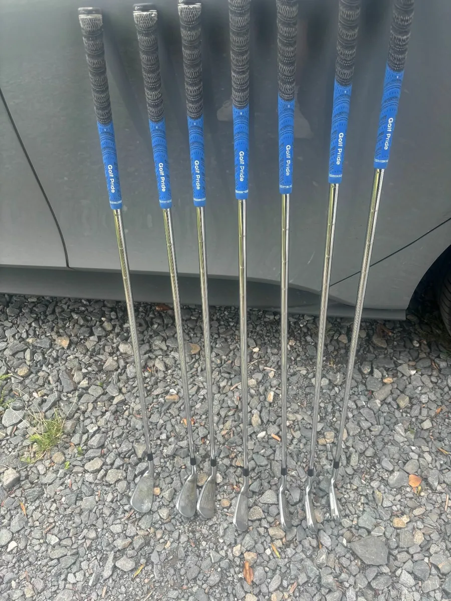 Taylormade P770 4-PW Irons - Image 1