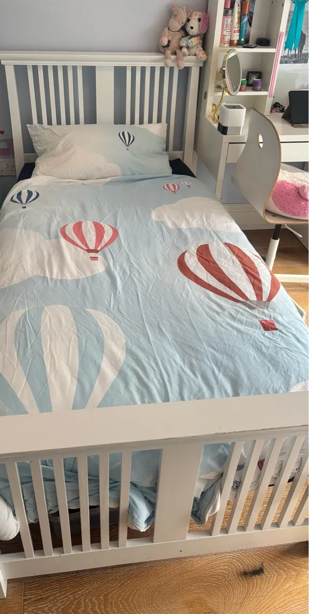 White wooden single bed - Image 2