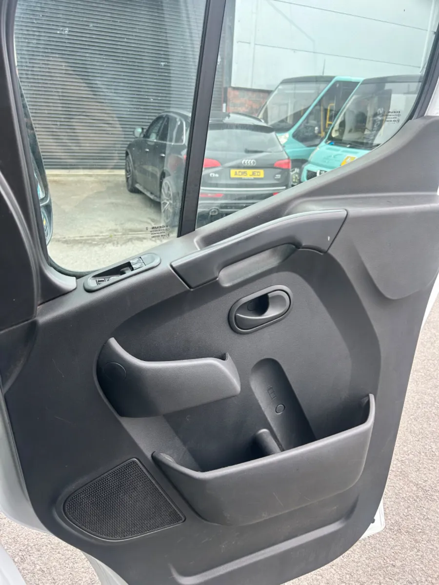 Renault Master Vans – Multiple Options Available - Image 3