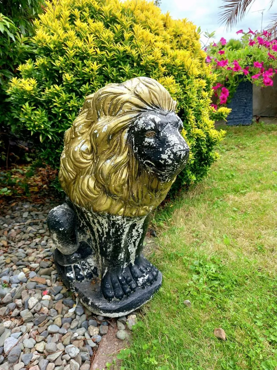 Composite stone Lions - Image 1