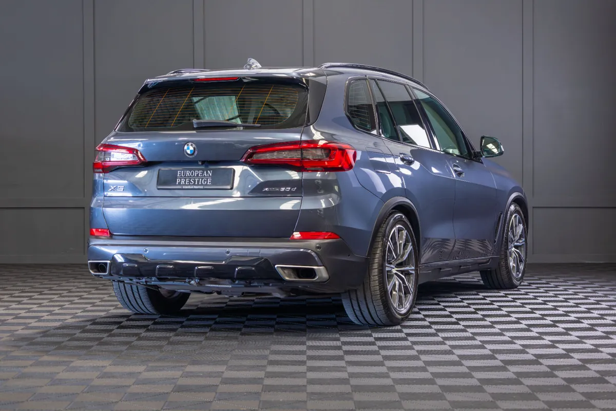 2019 BMW X5 X-Drive 30d X-Line 5 Seat N1 Crewcab - Image 3