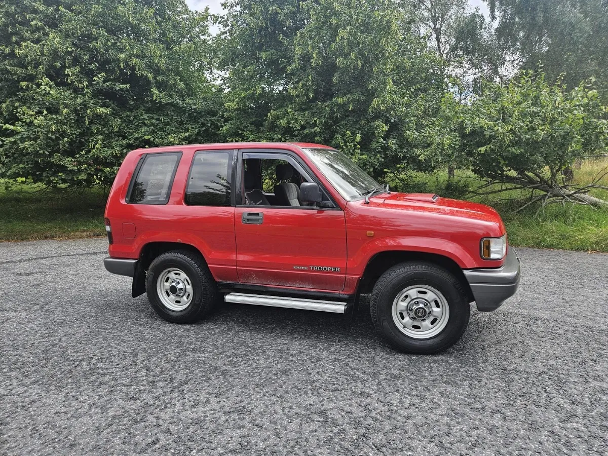 Isuzu Trooper 1995 - Image 2