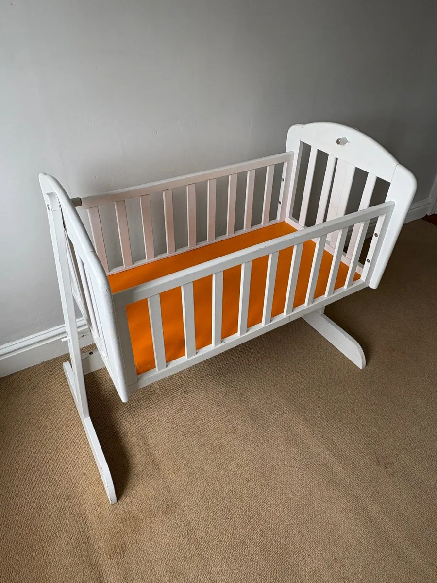 Rocker baby cot - Image 1