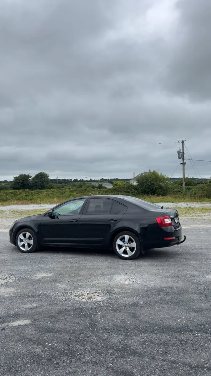 Car - Image 2