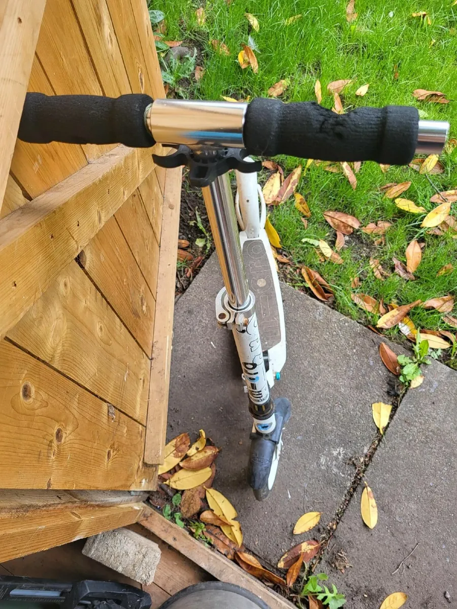 Micro Scooter - Image 2