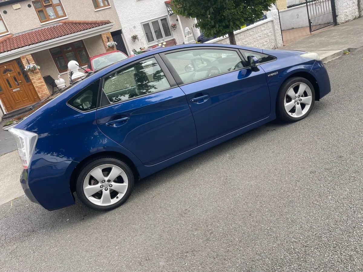 Toyota Prius 2010 - Image 2