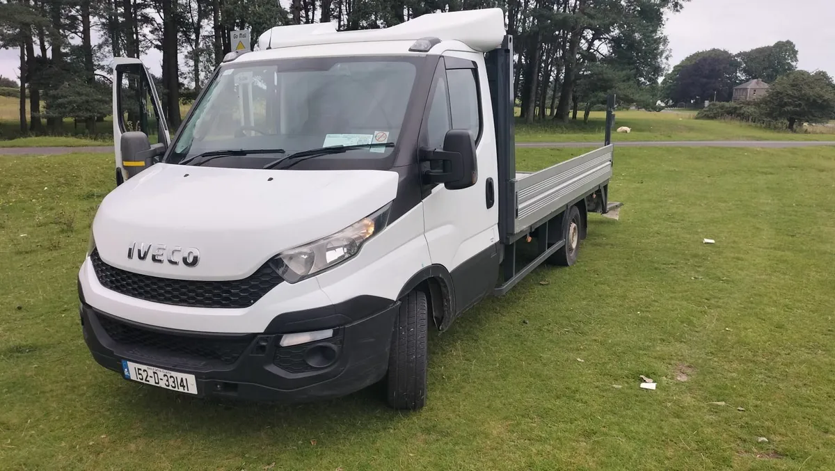 15 Iveco Daily Flatbed with Lift NEW DOE AND TAX - Image 3