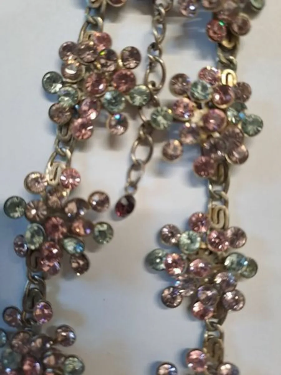 Pink and diamond flowers Necklace - Image 1