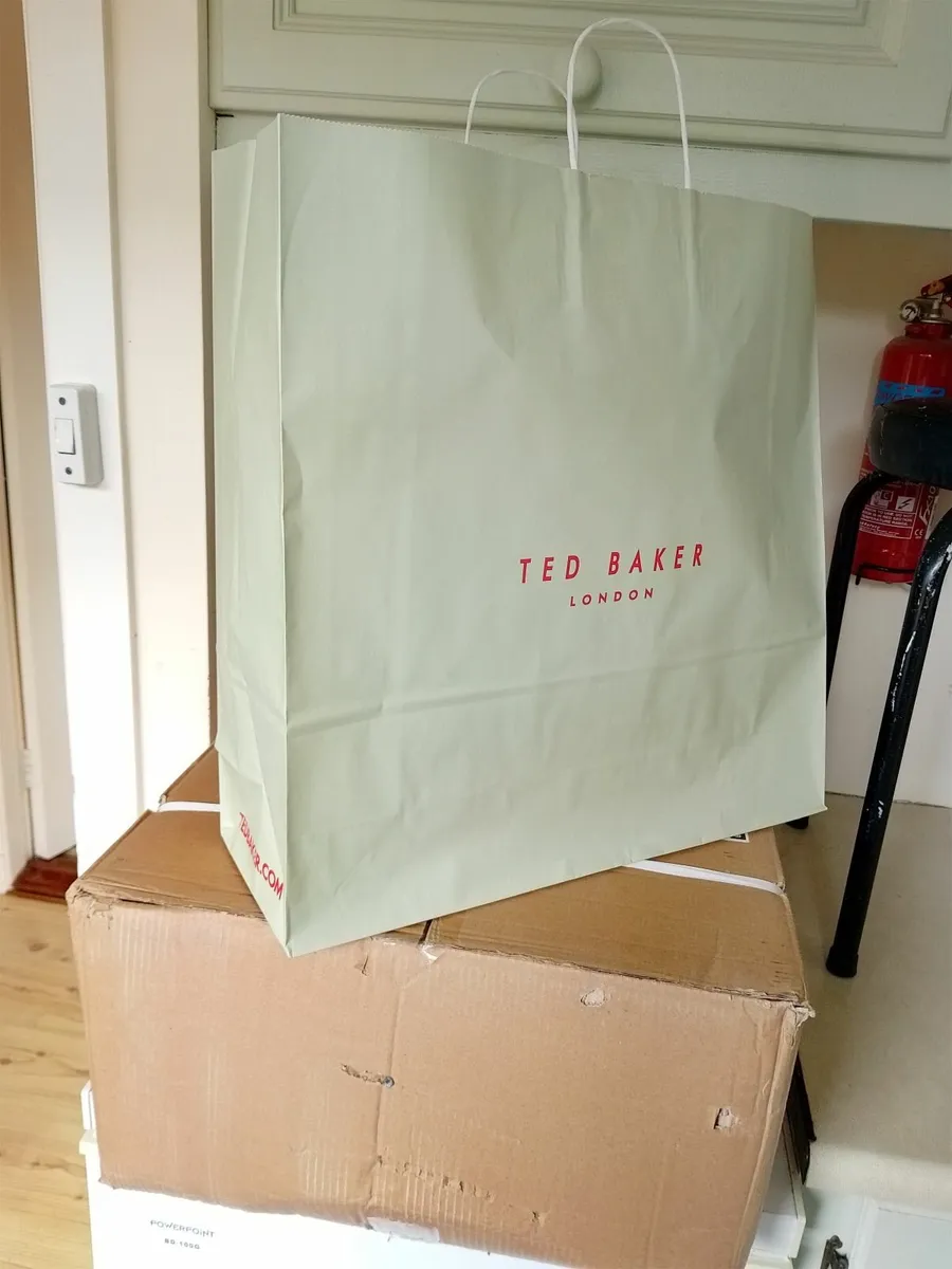 200 large carrier bags for market / stall / home
