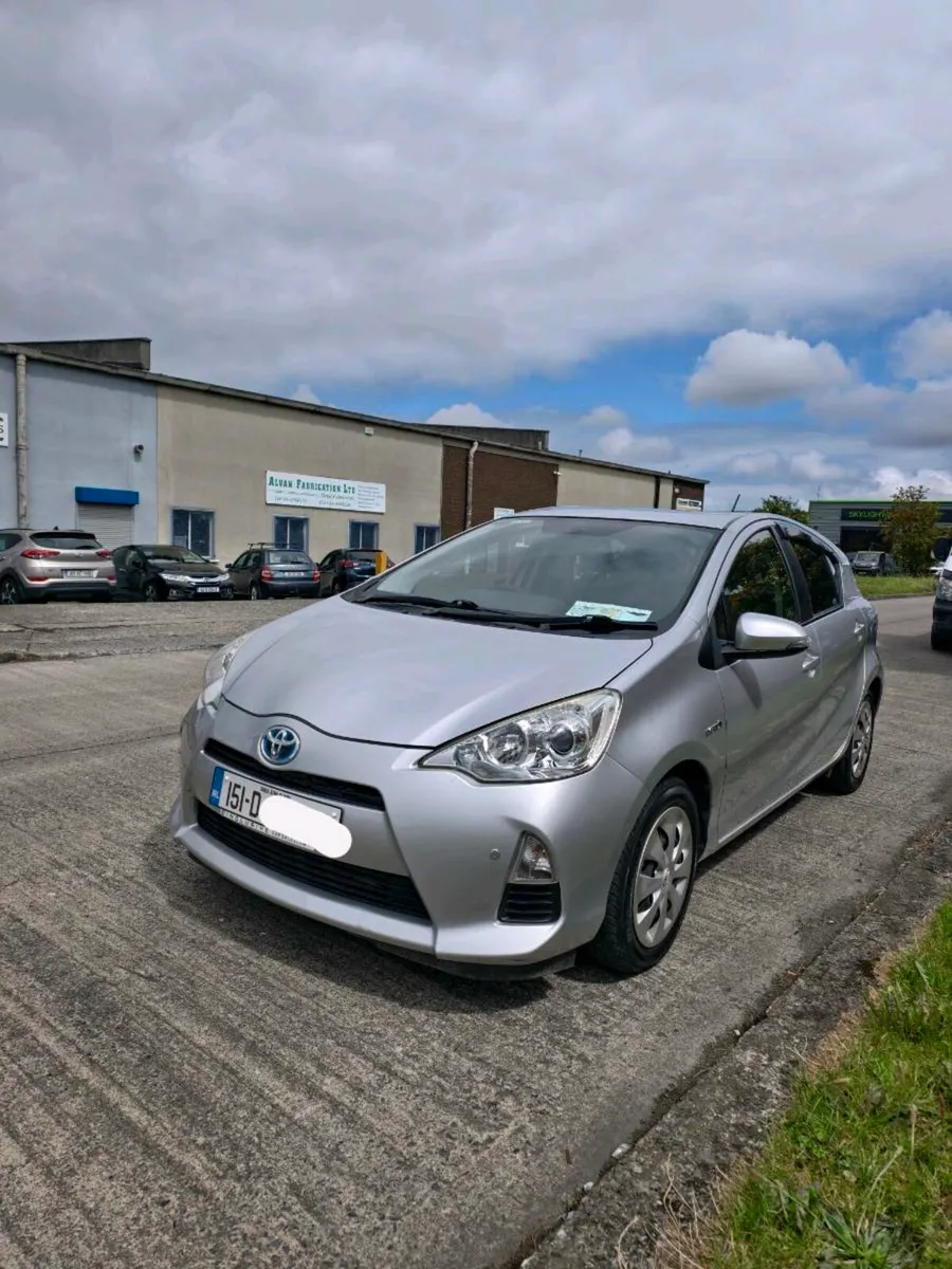 Automatic Hybrid Toyota Aqua 2015 Alarm/Inmobilize - Image 1