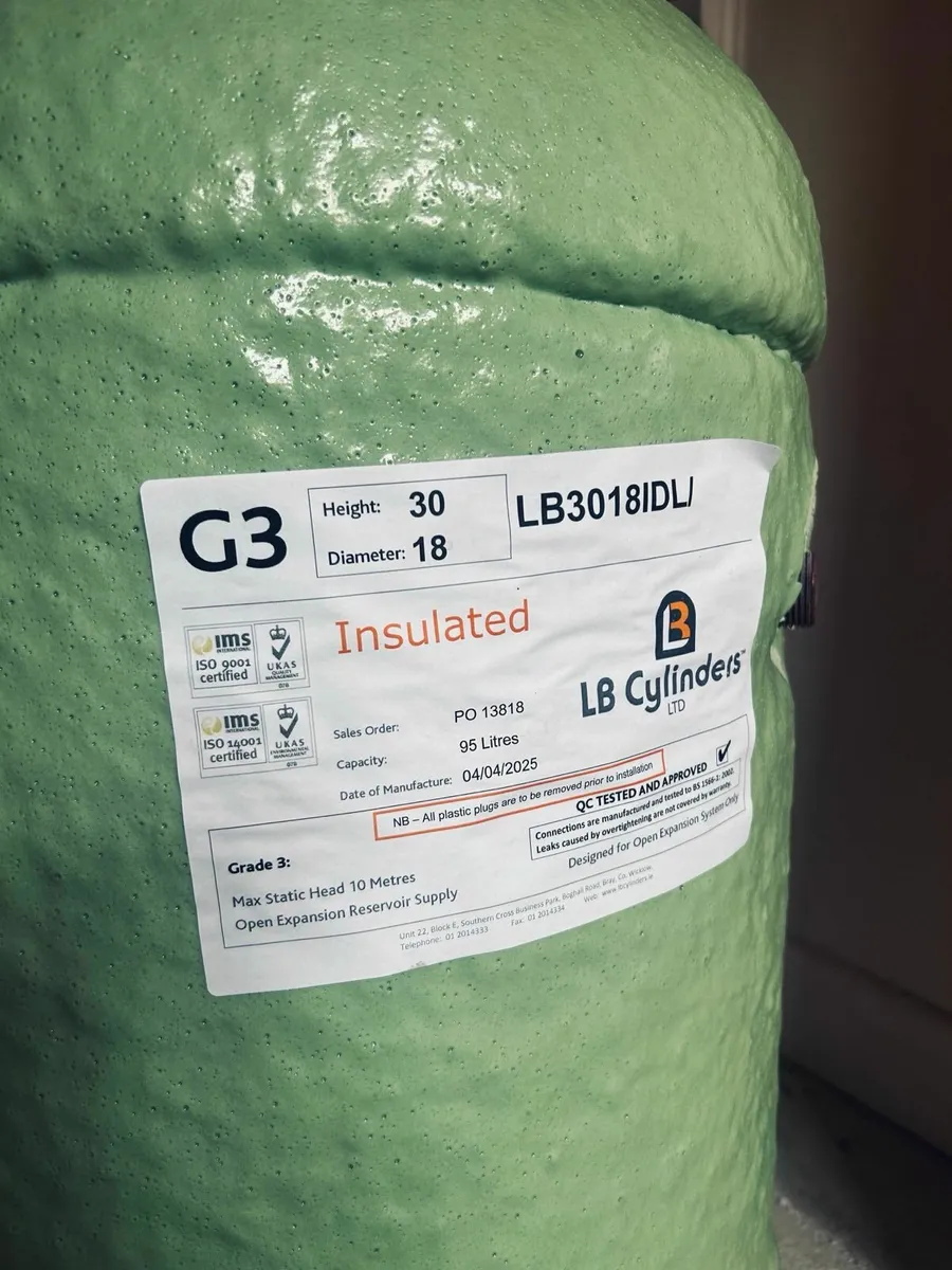 Nearly New 95L Insulated Water Tank - Image 1