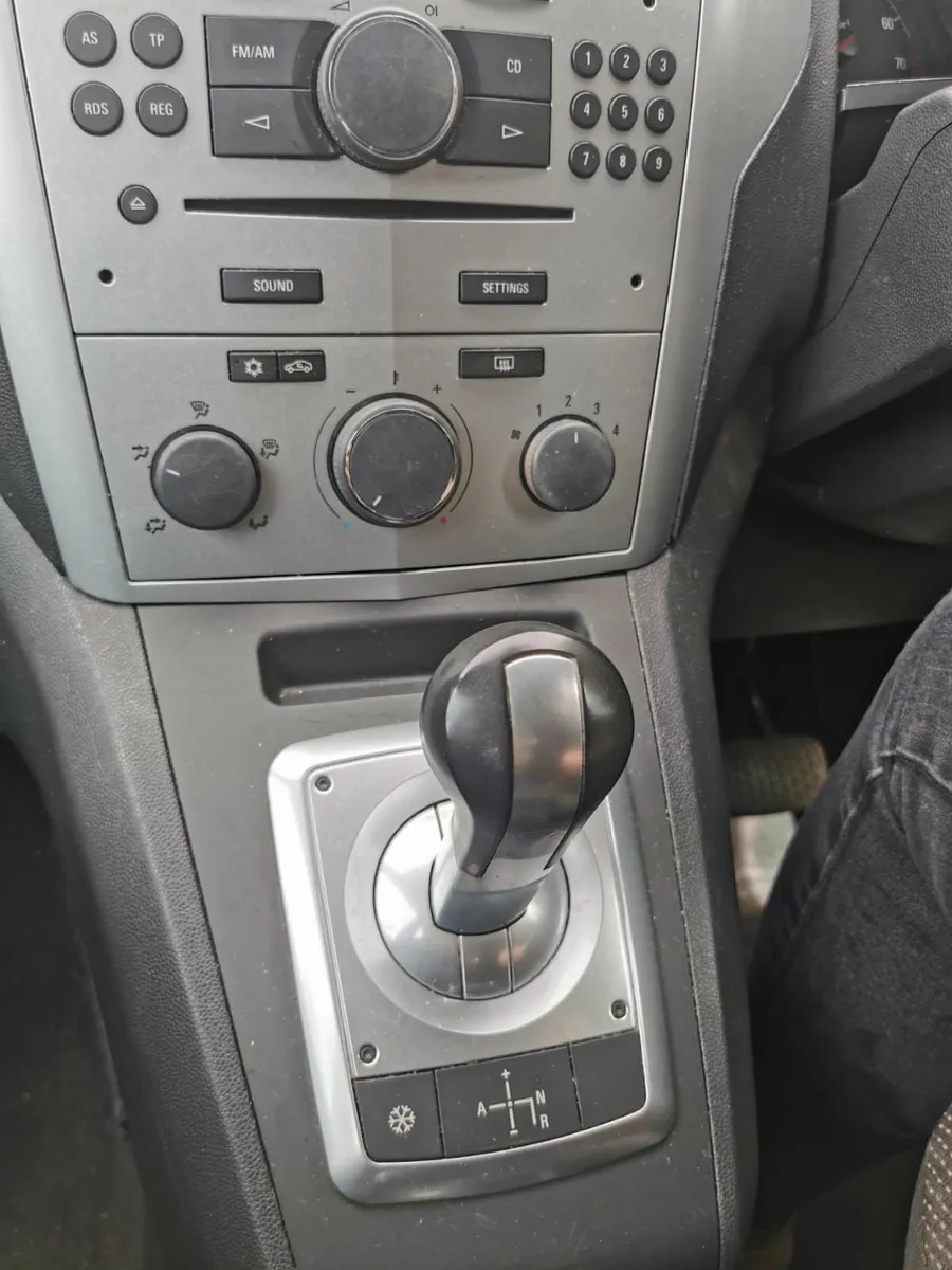 Opel Zafira 2010, 1.8 petrol, auto, Nct 8/20266 - Image 3