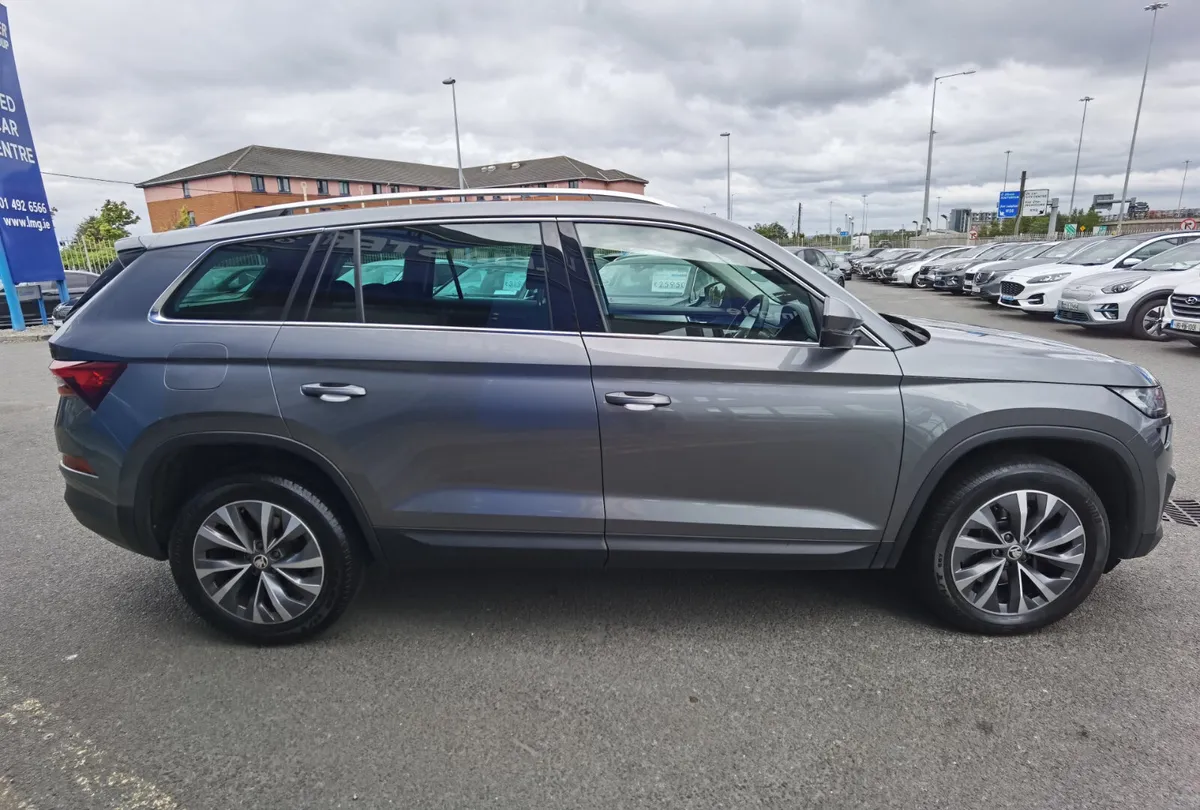 SKODA KODIAQ 2.0TDI AMBITION DSG AUTO **7 SEATER** - Image 4