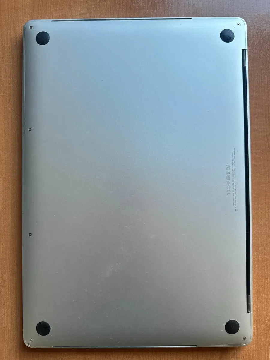 MacBook Pro 15" (2016) – i7 / 16GB RAM / 512GB SSD - Image 2