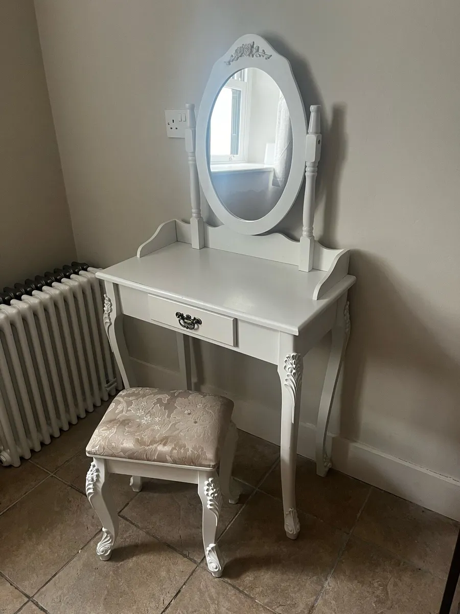 Dressing Table - Image 1