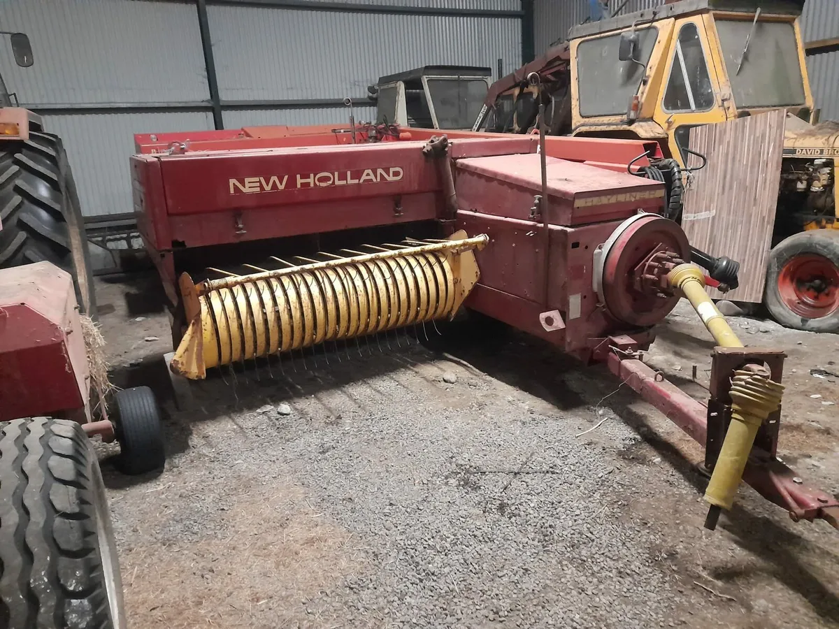 New Holland 376 square baler - Image 1