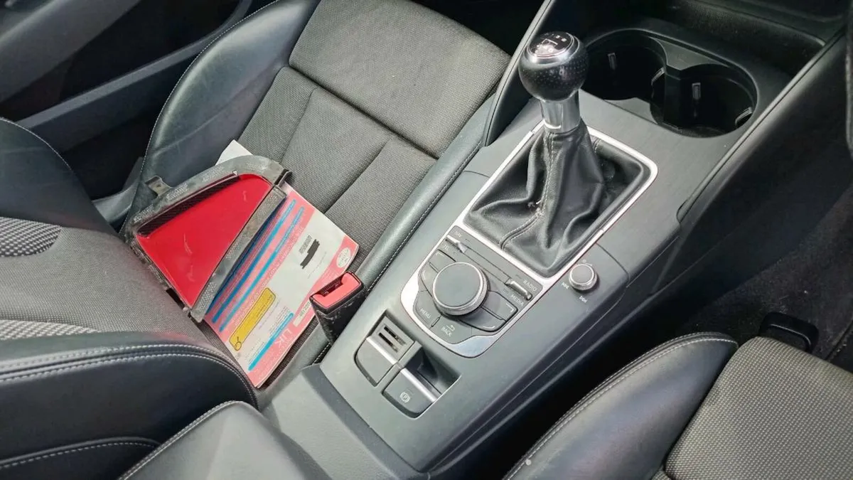 2015 Audo A3 s-line , light damage £5100 - Image 4