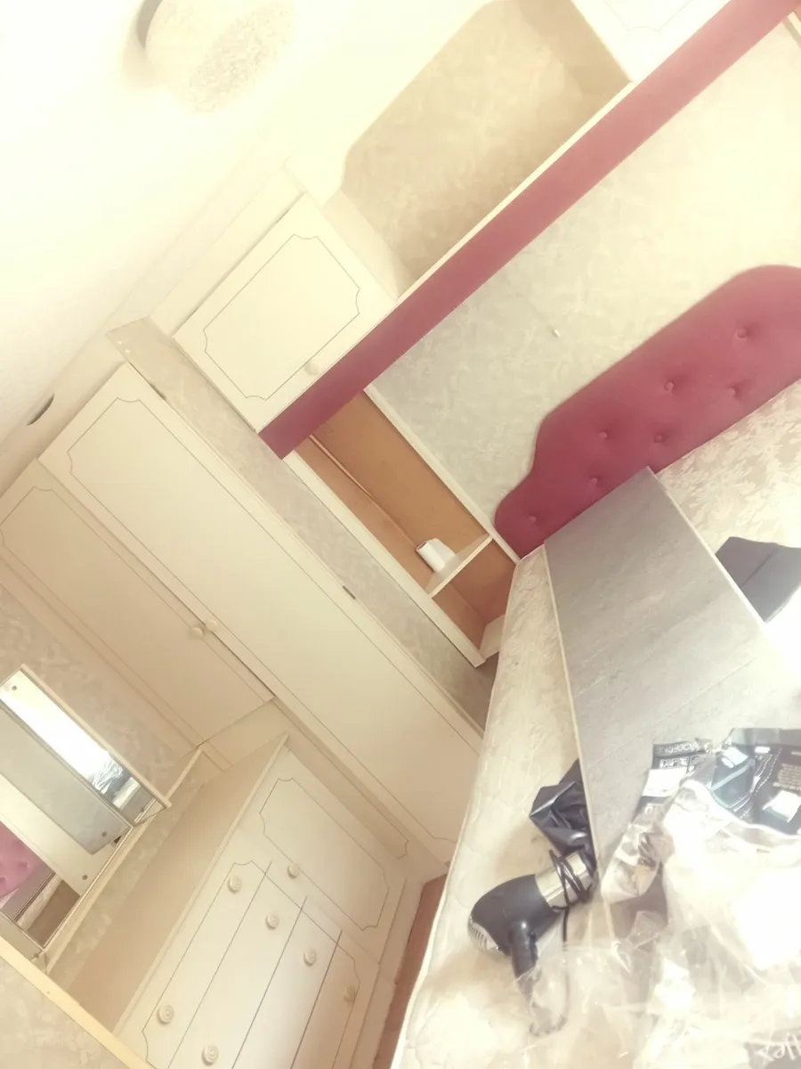 2 Bedroom Mobile Home - Image 4