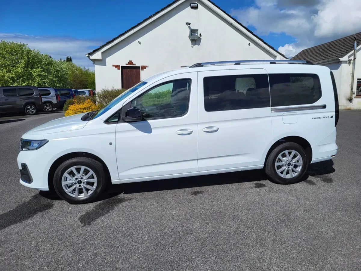 Wheelchair Taxi Ford Tourneo Connect Freedom - Image 4