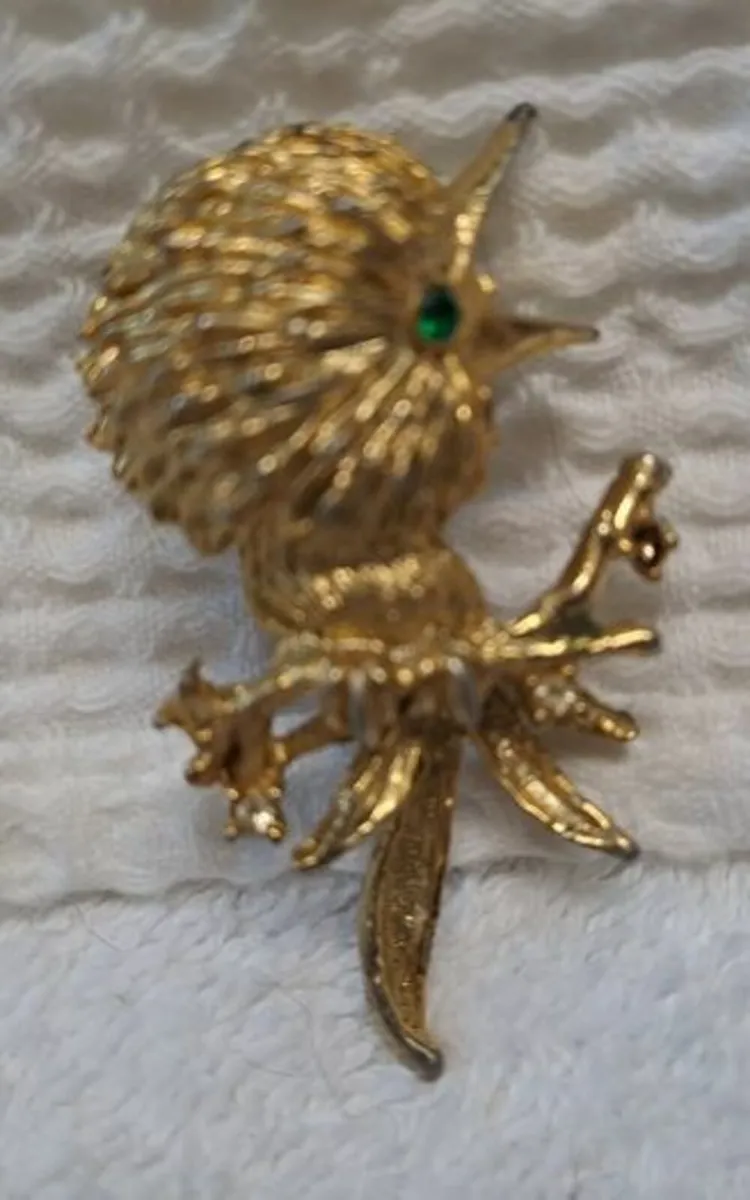Vintage brooch bird on branch - Image 1