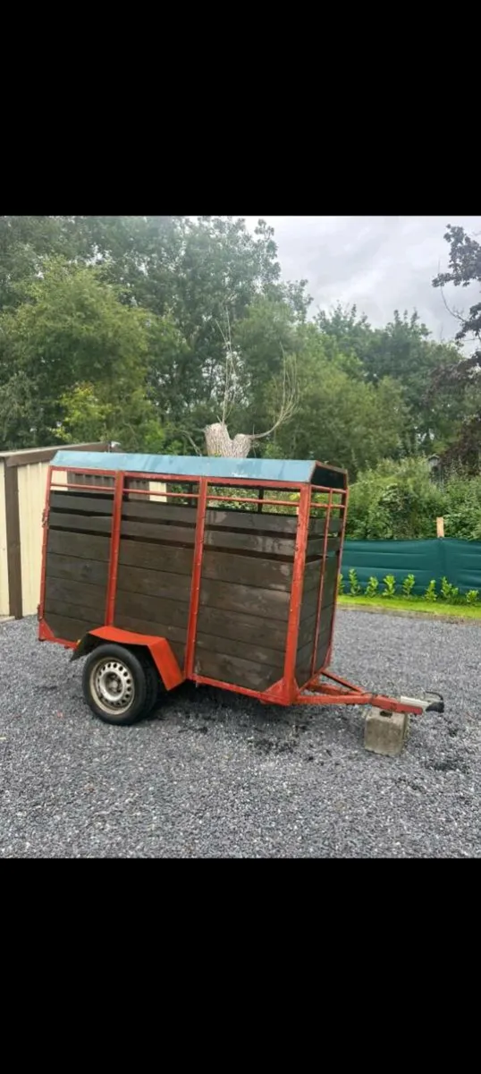 Trailer - Image 1