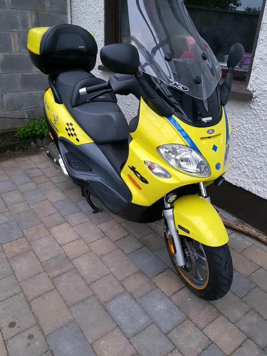 Piaggio x9 500cc scooter/motorbike - Image 1