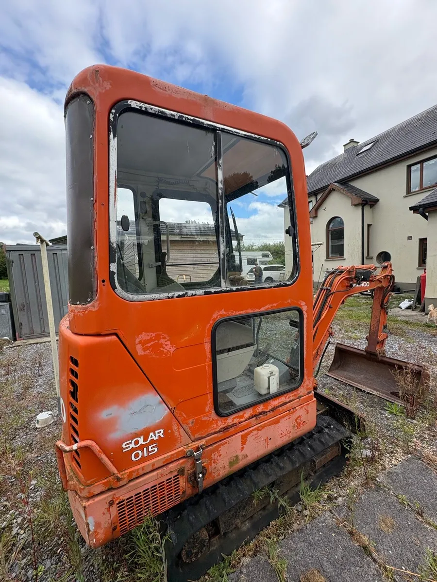 DAEWOO 1.5 Ton Mini Digger - Image 4