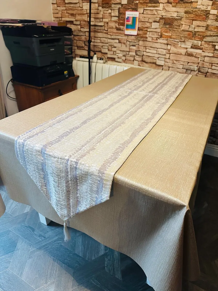 Handmade table runner - Image 2