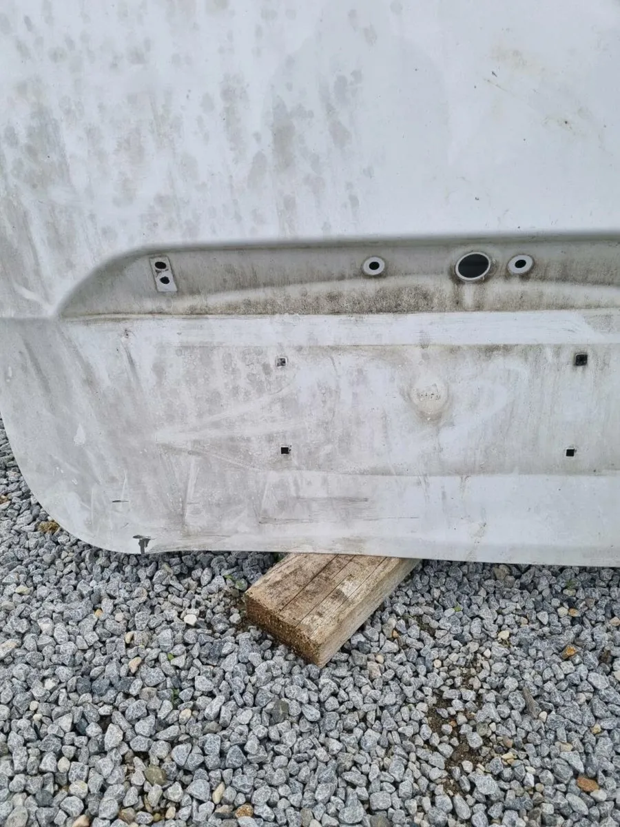 Mercedes sprinter door - Image 3