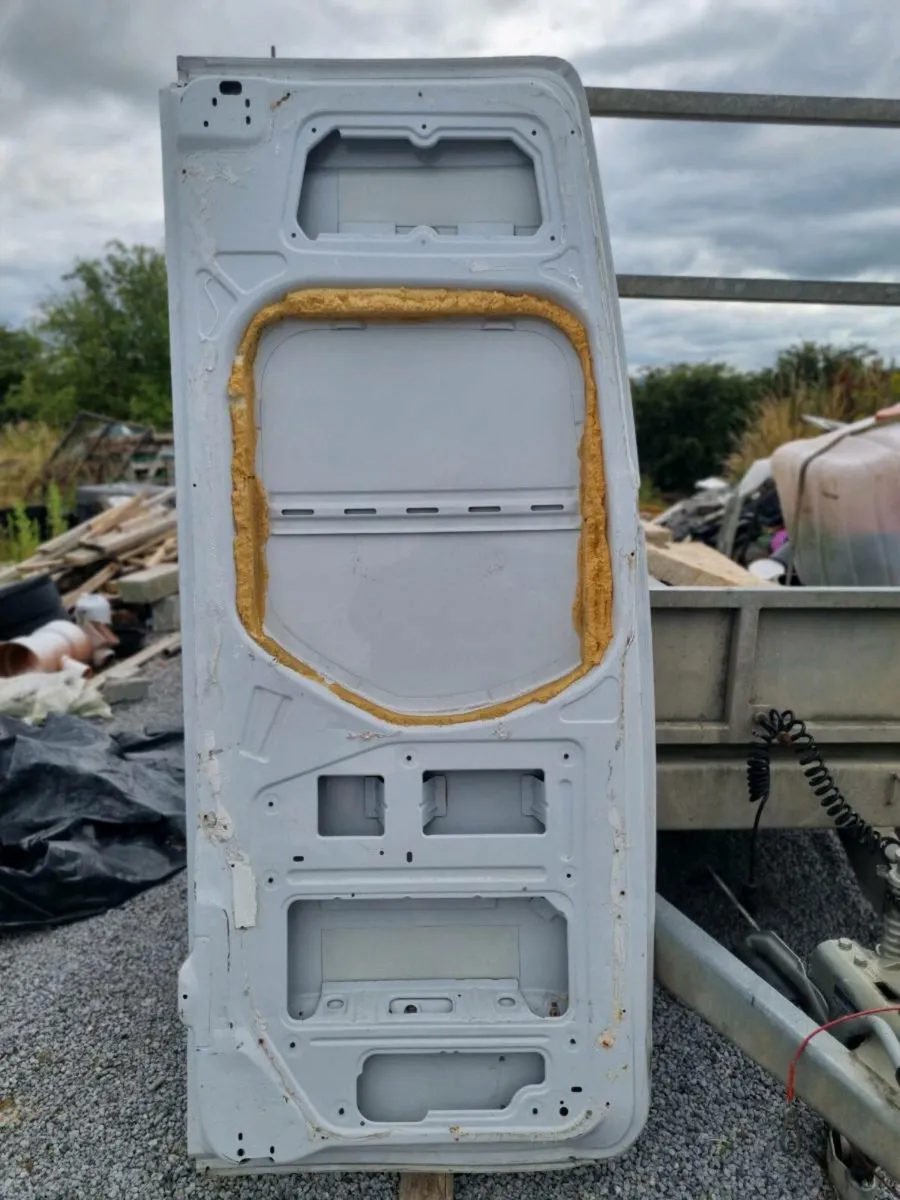 Mercedes sprinter door - Image 4