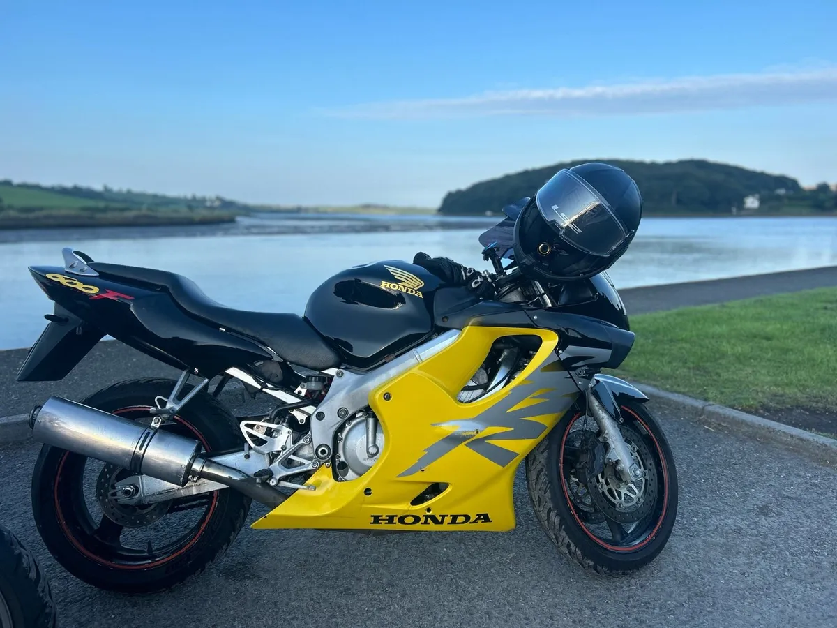 Honda CBR F4 - Image 2