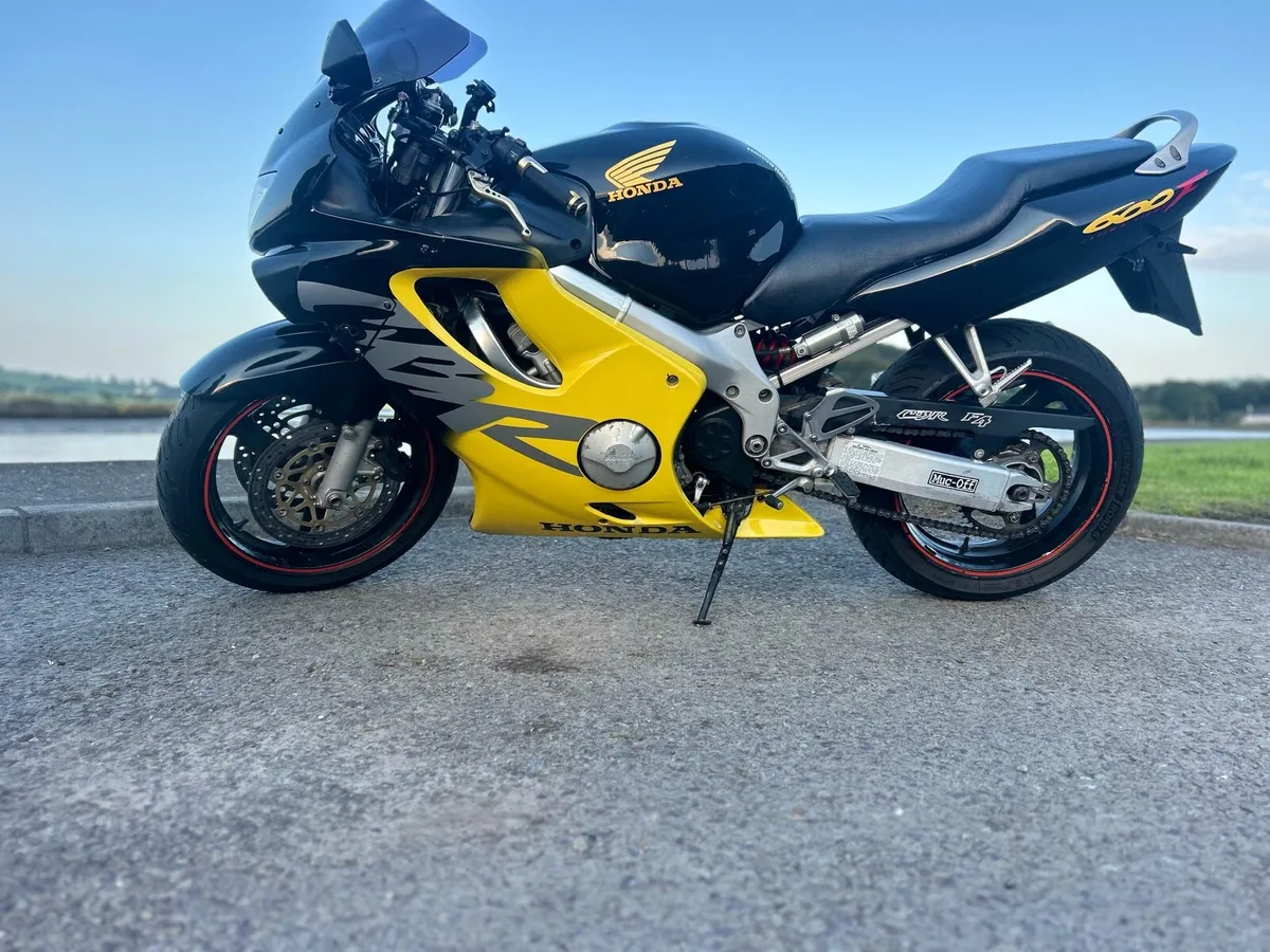 Honda CBR F4 - Image 3