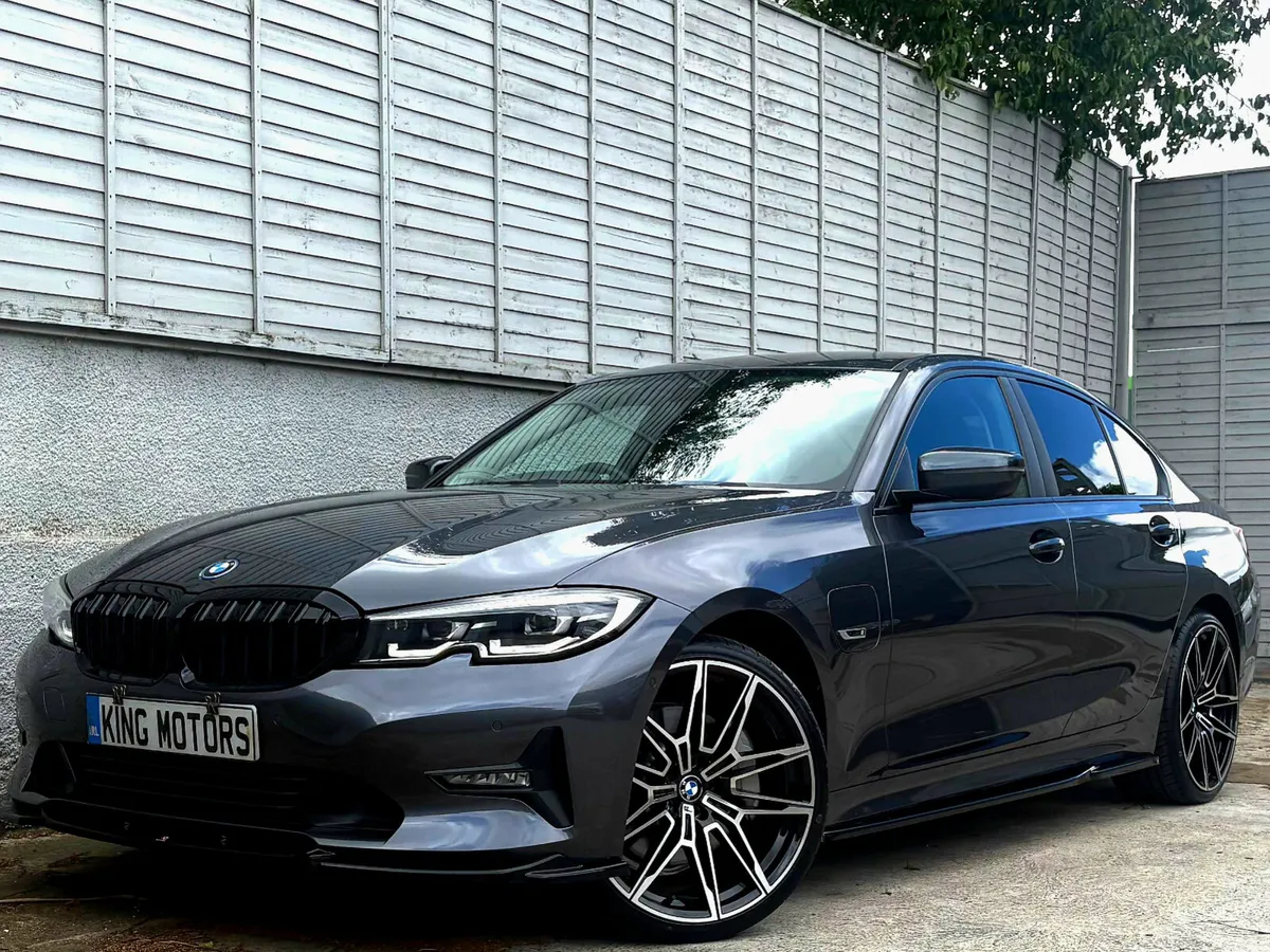 BMW 3-Series 2022 / SE PRO / M-DESIGN PACK - Image 4
