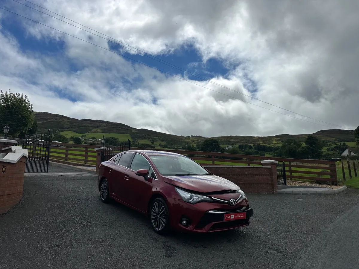 2017 Toyota Avensis. Damage repairable - Image 1