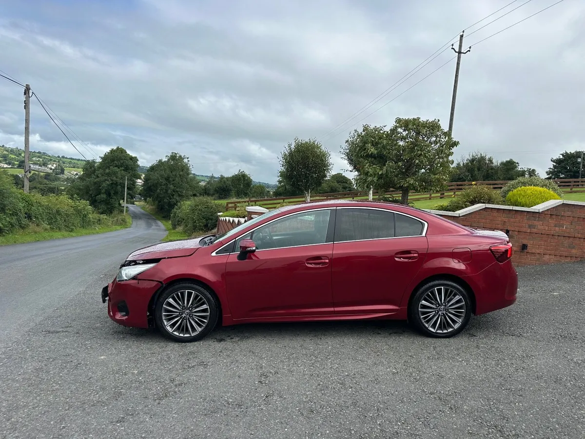 2017 Toyota Avensis. Damage repairable - Image 3