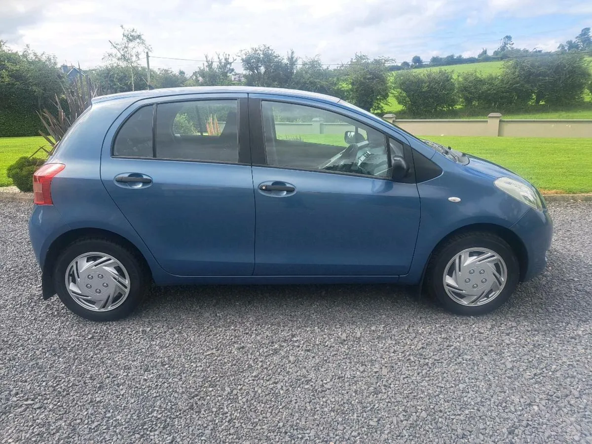 TOYOTA YARIS - Image 2