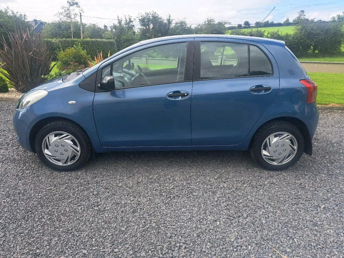 TOYOTA YARIS - Image 3