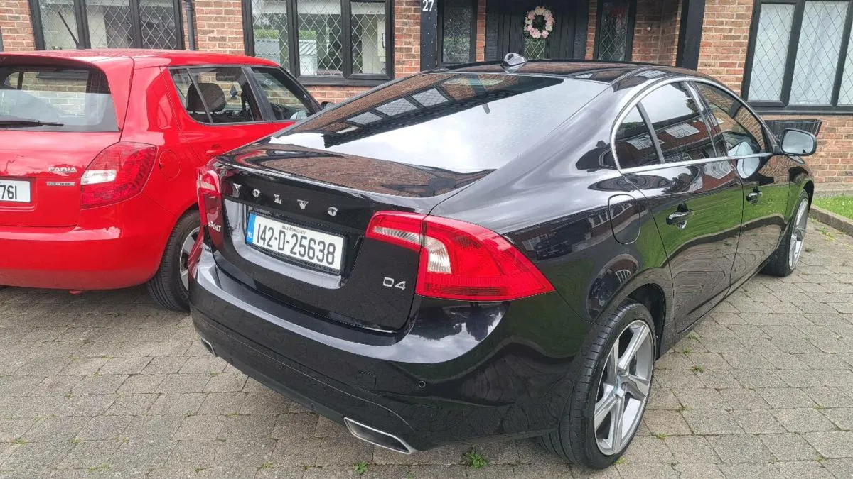 VOLVO S60 D4 AUTOMATIC 2014 VERY CLEAN CAR - Image 3