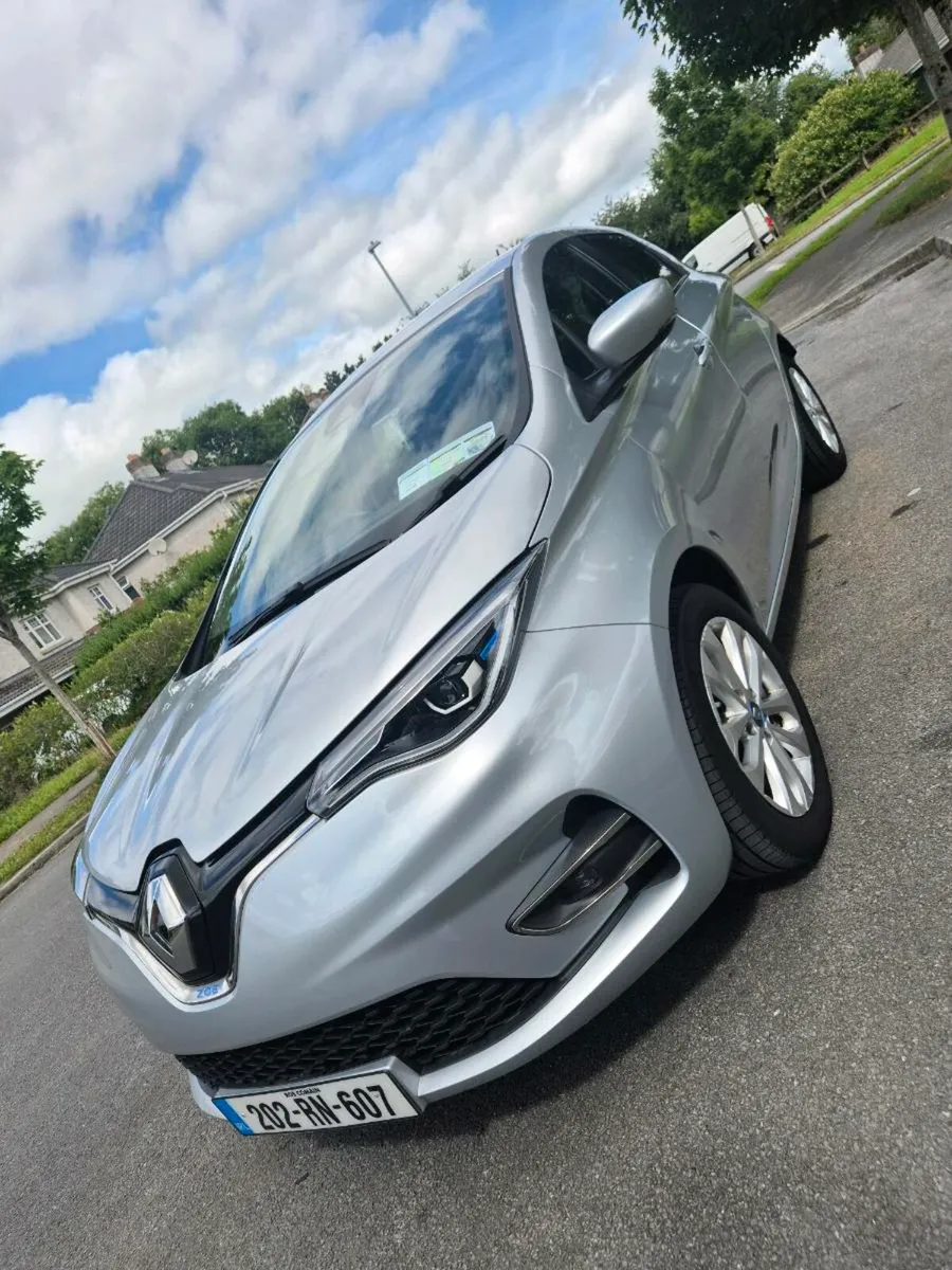Renault ZOE I-iconic R135 ZE50 135PS 5DR A - Image 1