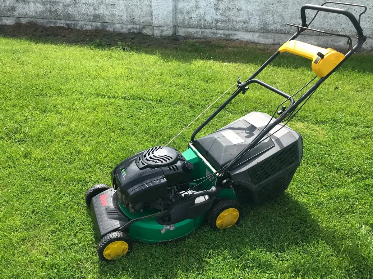 Self drive lawnmower for sale - Image 3