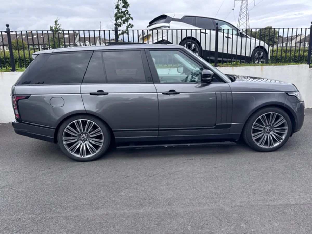 LAND ROVER RANGE ROVER VOGUE 3.0 TDV6 HIGH SPEC N1 - Image 3