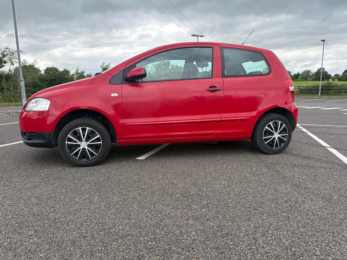 2010 VW Fox - Image 3